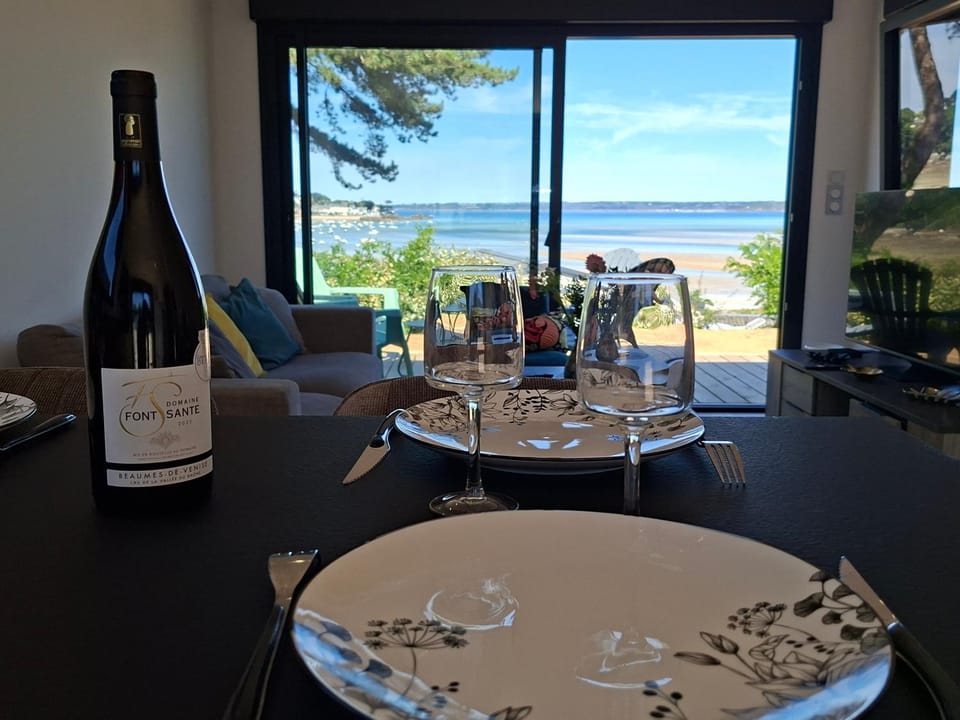 Natural landscape, Dining area, Sea view