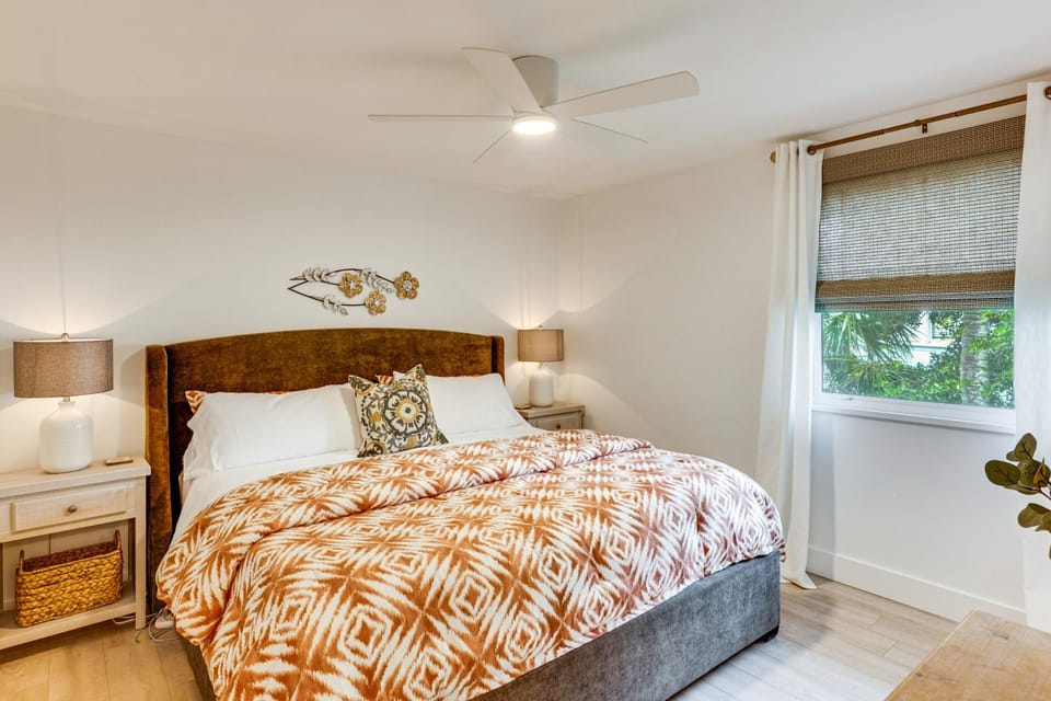 Walk to Beach! Atlantic Beach Extended Stay House in Atlantic Beach