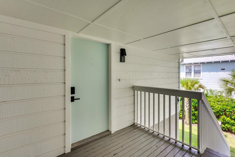 Walk to Beach! Atlantic Beach Extended Stay House in Atlantic Beach