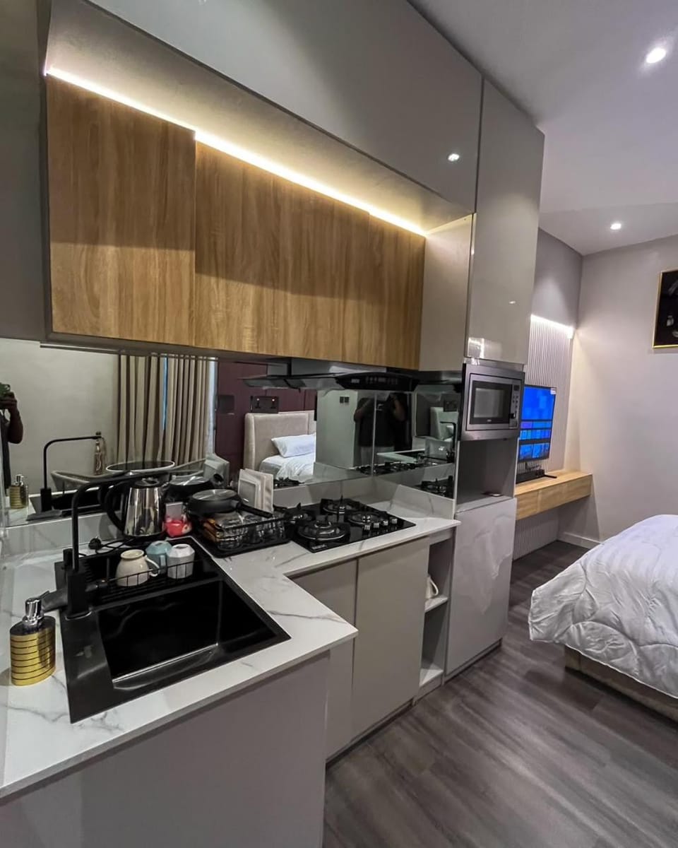 Kitchen or kitchenette