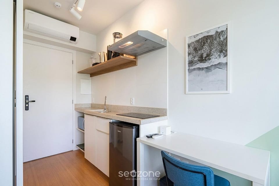 Kitchen or kitchenette, Seating area, Bedroom