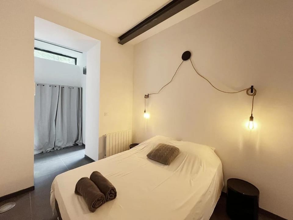 Modern apartment with garden in Longchamp Apartment in Marseille