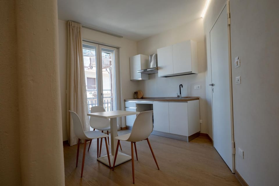 Property building, Kitchen or kitchenette, Living room
