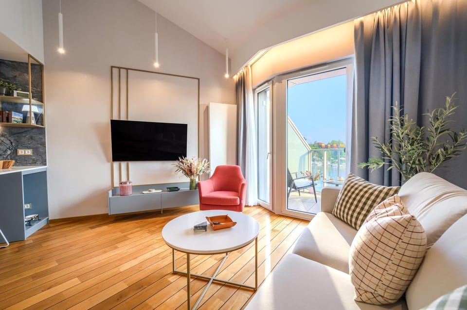 TV and multimedia, Living room