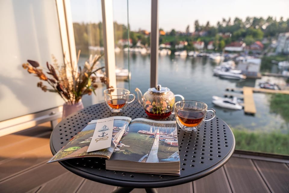Coffee/tea facilities, View (from property/room), Balcony/Terrace, Lake view