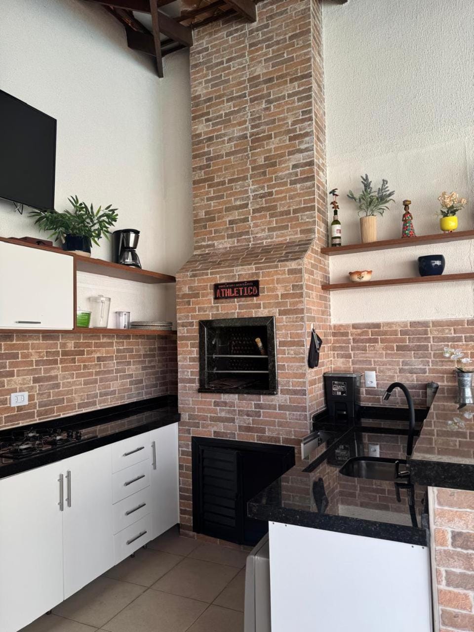 BBQ facilities, Kitchen or kitchenette