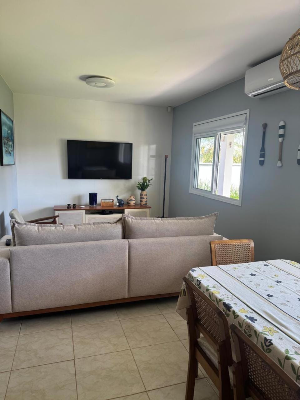 Communal lounge/ TV room, TV and multimedia, Living room