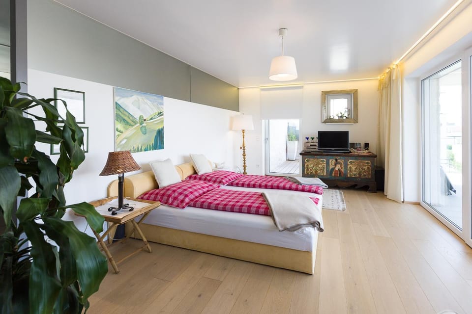 Bedroom, Garden view, Lake view, Mountain view
