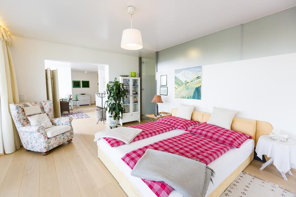 Bedroom, Garden view, Lake view, Mountain view