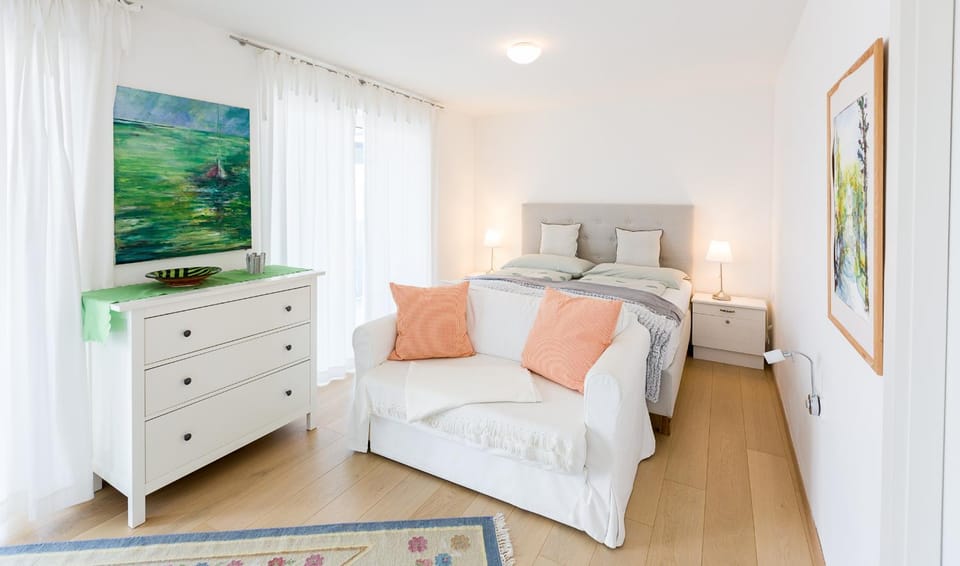 Bedroom, Garden view, Lake view, Mountain view