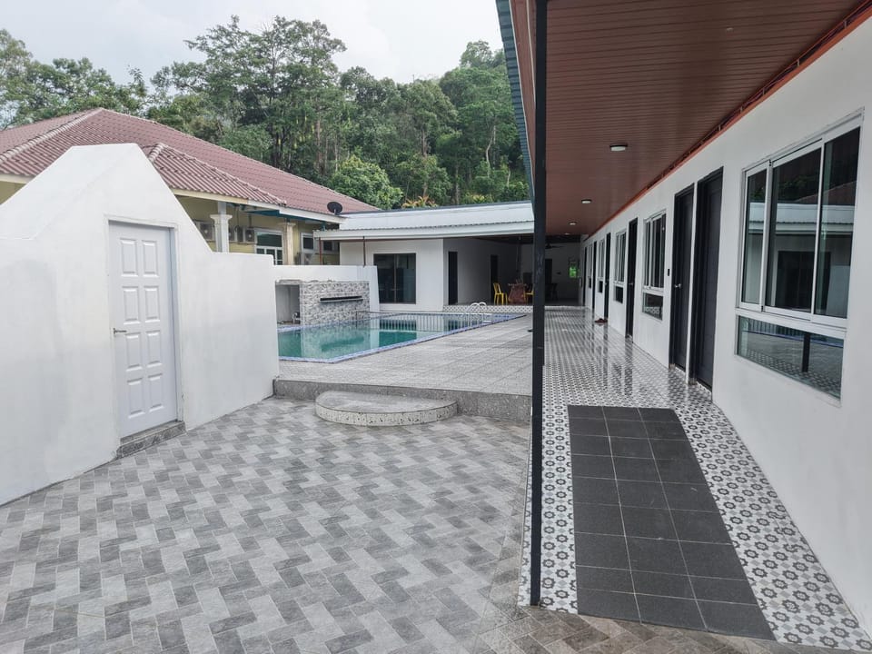 Chalet Gunung Stong Hotel in Malaysia
