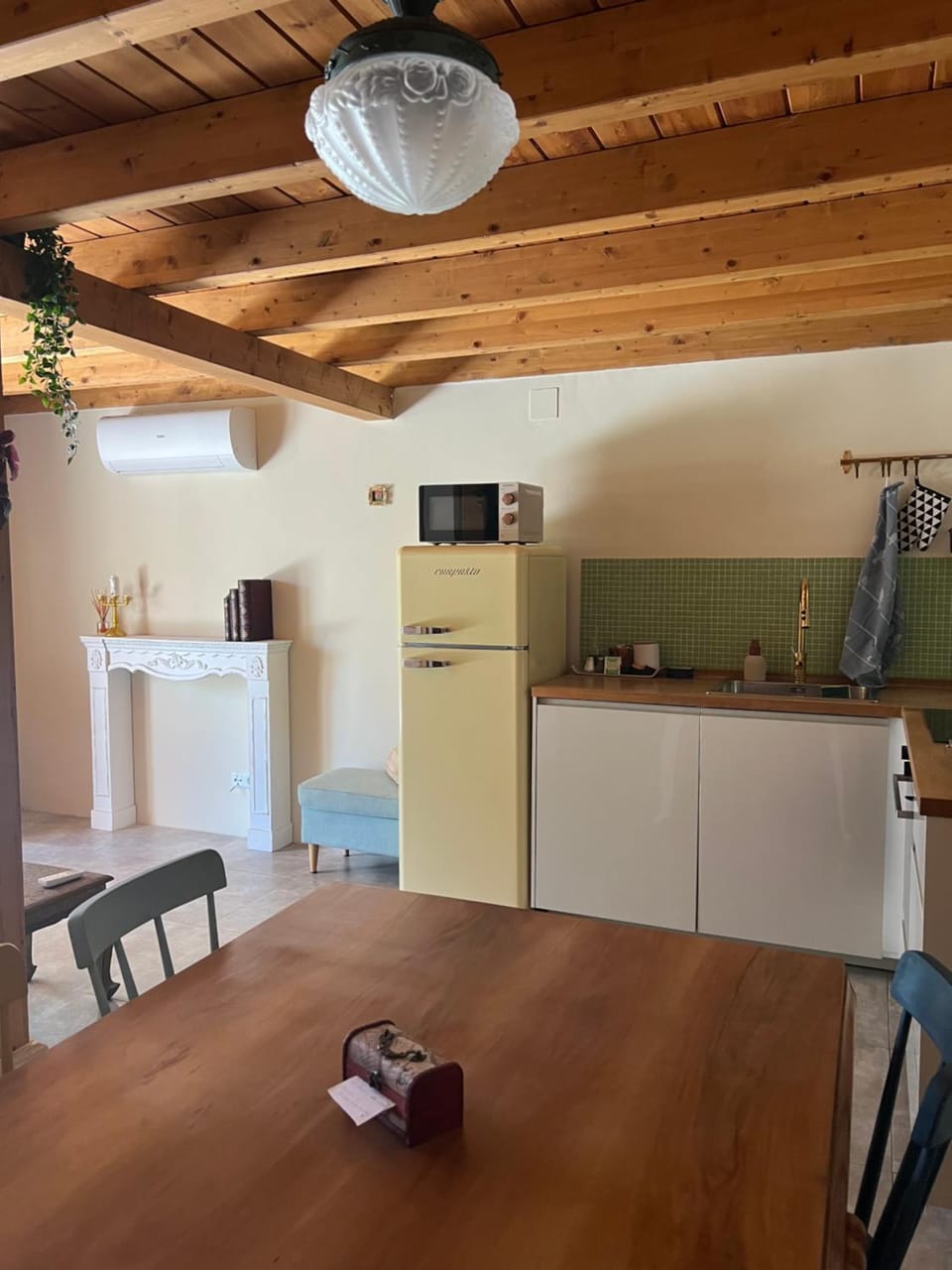 Kitchen or kitchenette, oven, stove, toaster