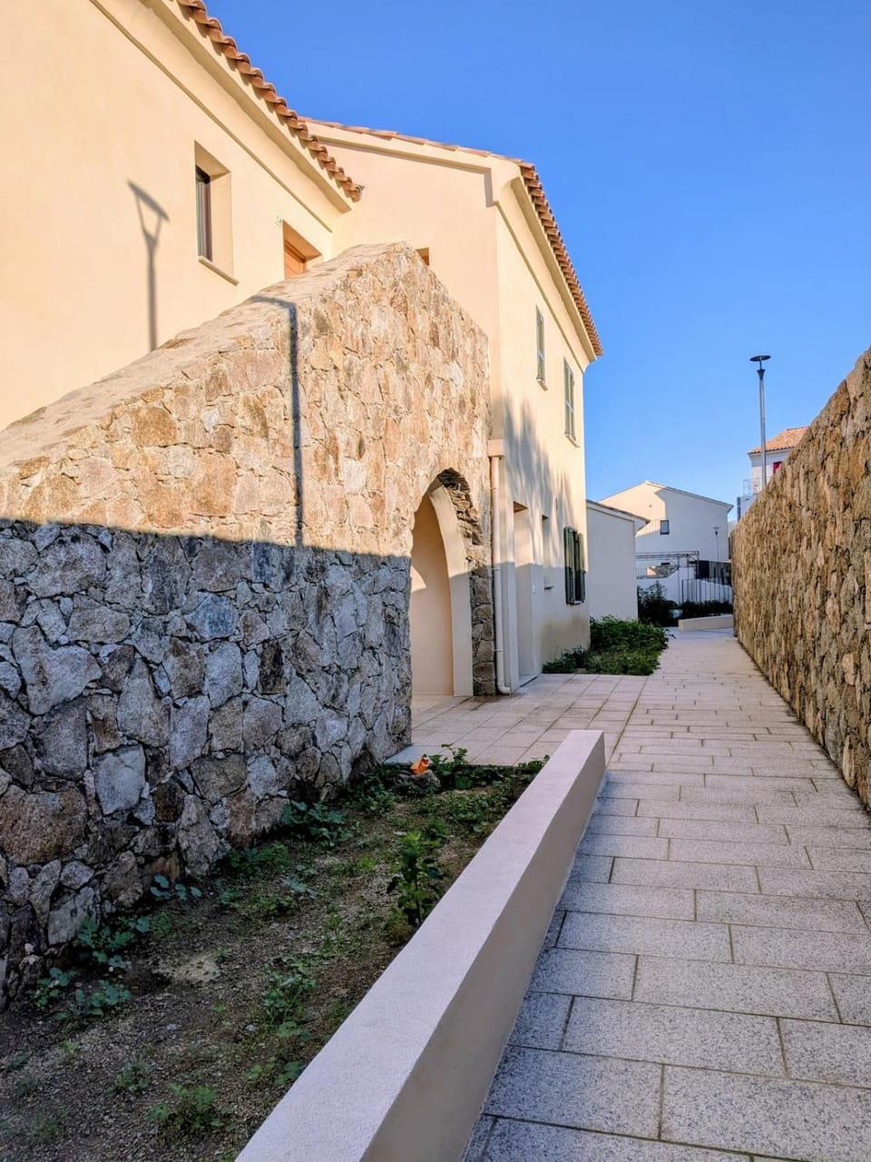 Property building, Day, Garden