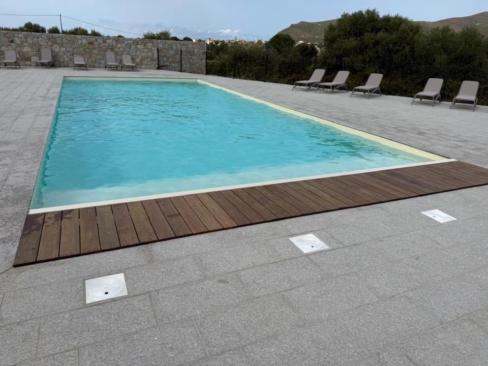 Day, Swimming pool, Swimming pool, sunbed