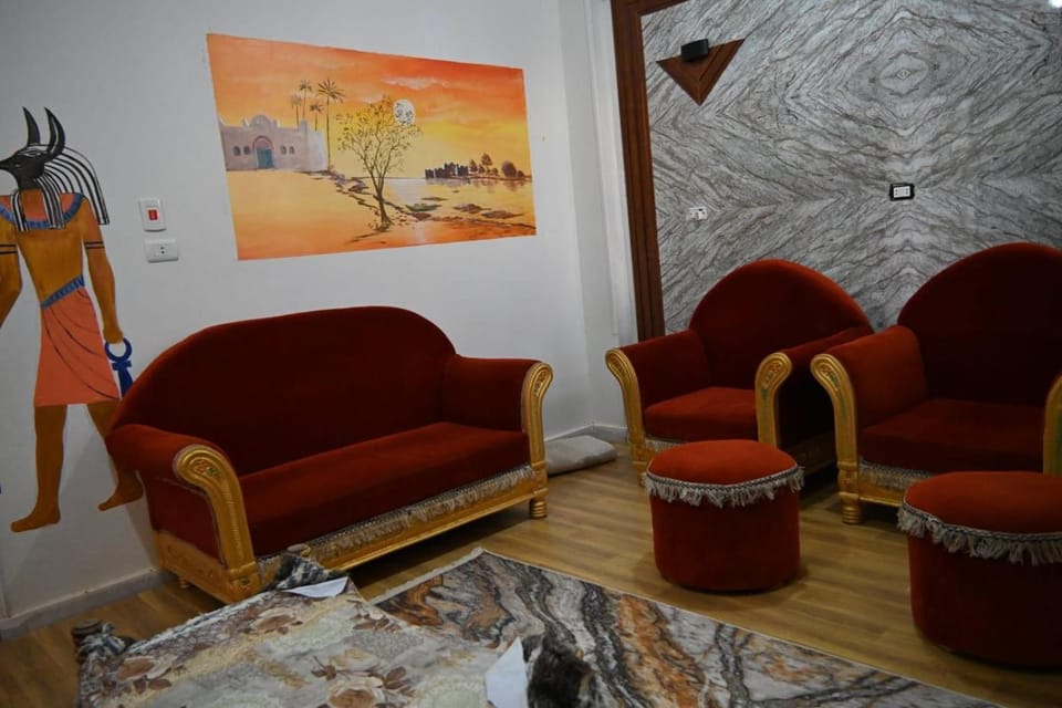 Communal lounge/ TV room, Living room, Seating area