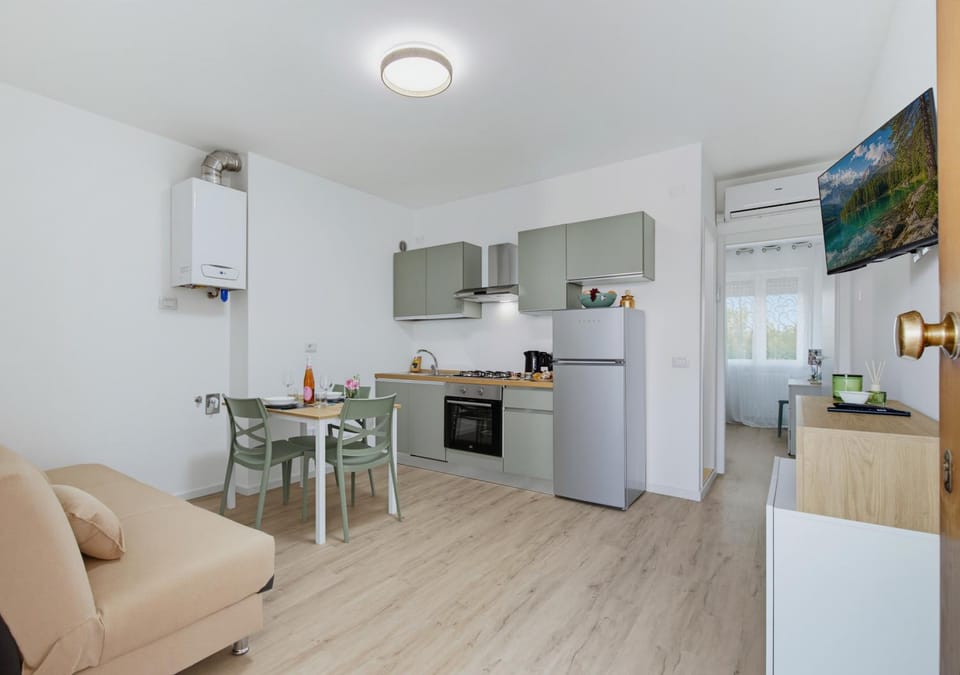 Kitchen or kitchenette, Living room, Dining area