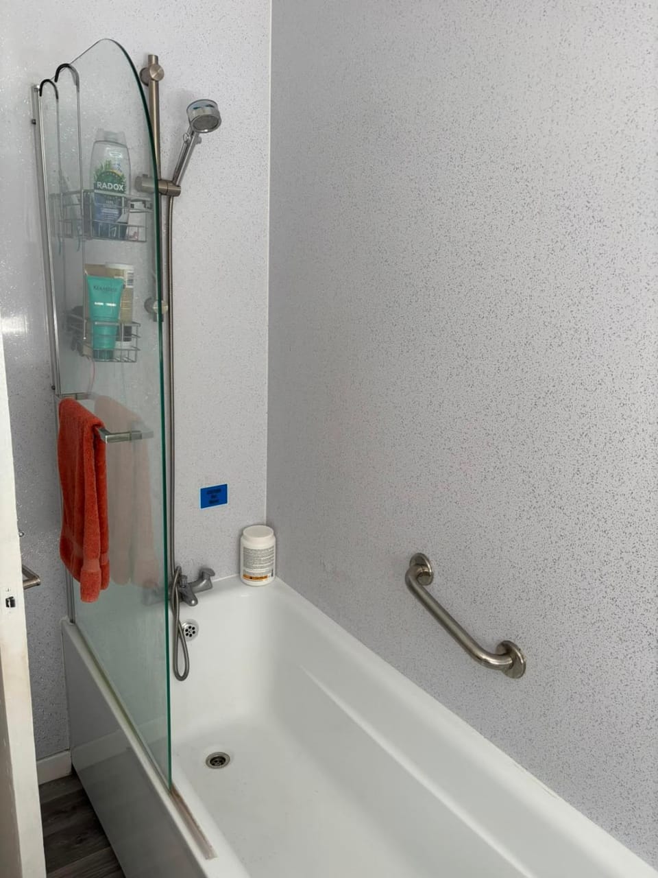 Sunny and Comfortable Studio Apartment in Southport