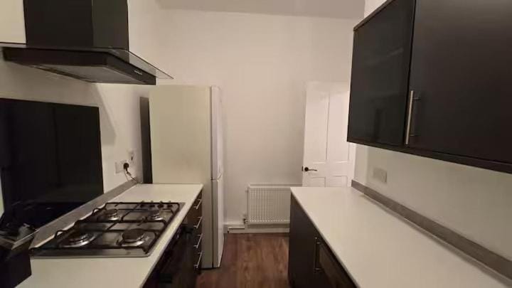 Kitchen or kitchenette, oven, stove