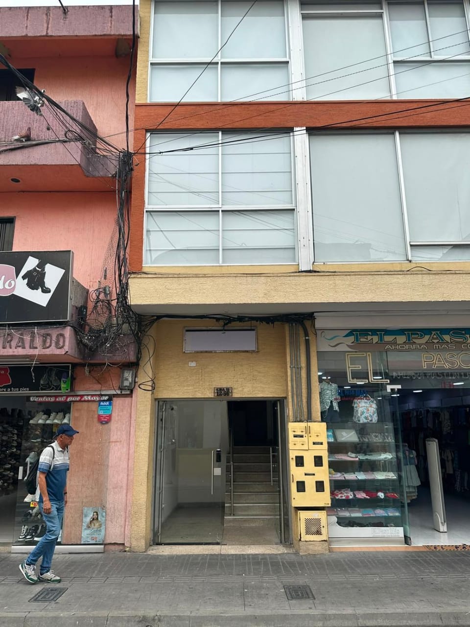Facade/entrance