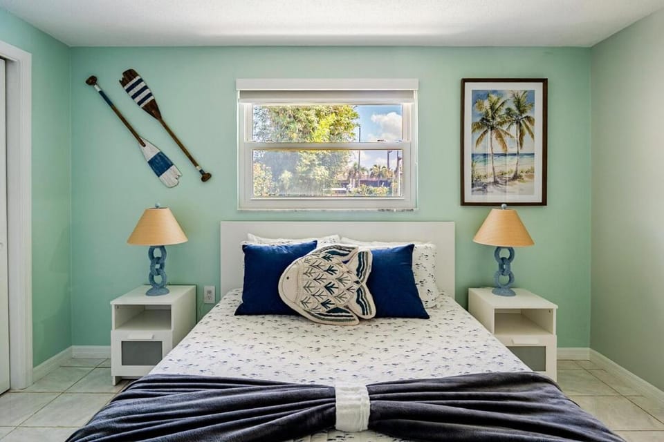 Spacious Beach House with Ocean Access House in Port Charlotte