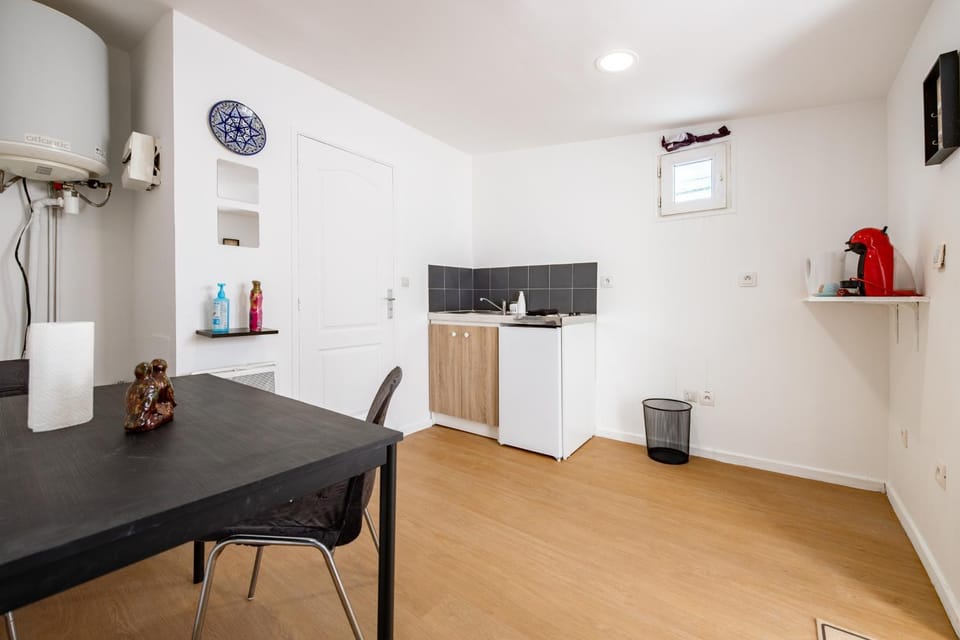 Kitchen or kitchenette, Dining area, pet friendly, stove