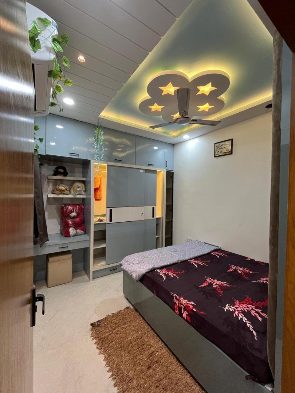 Premium Studio Near Vijay Nagar Phoenix Mall Apartment in India