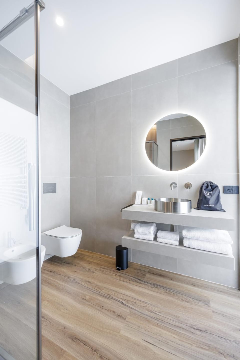 Toilet, Bathroom, bidet, towels