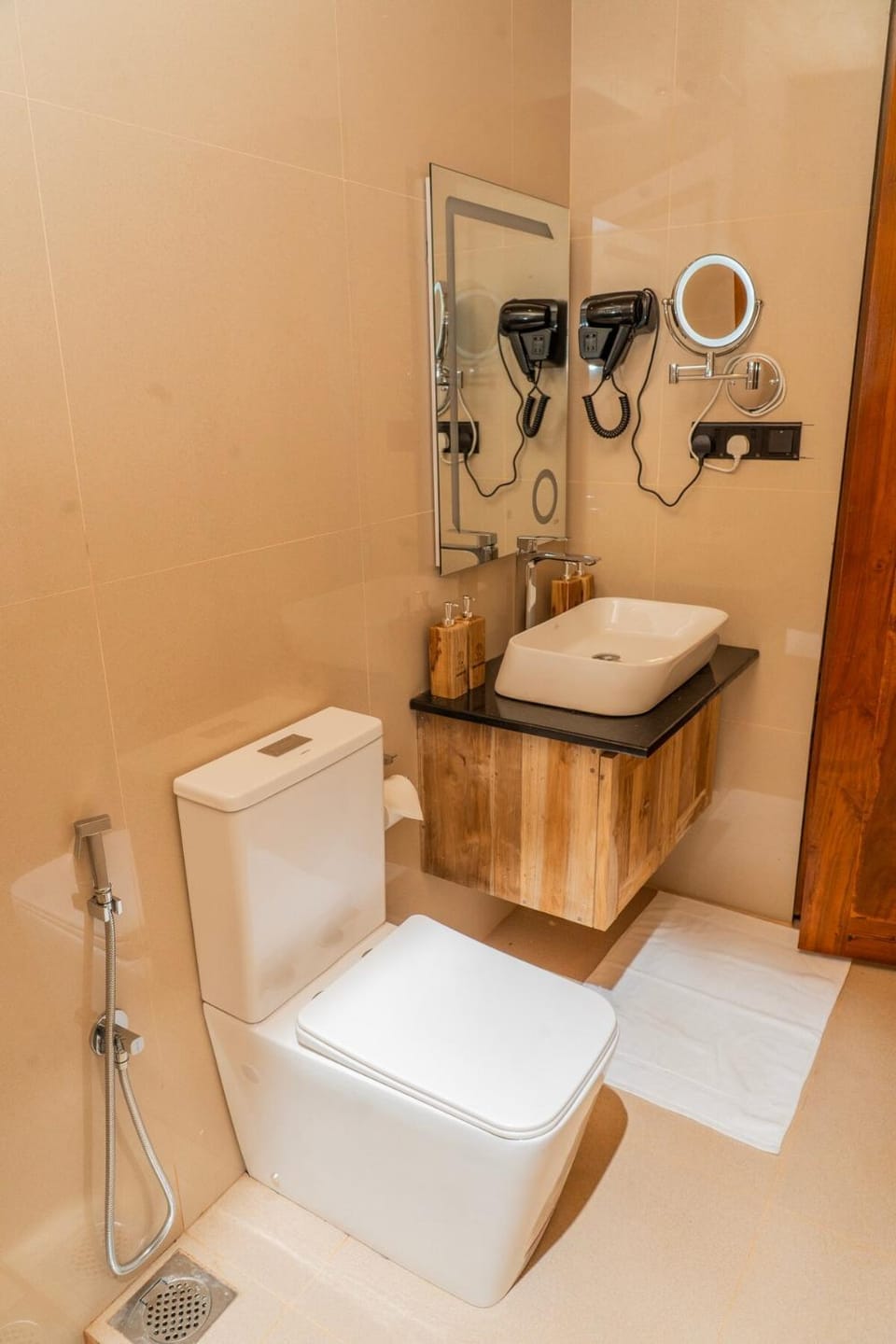 Bathroom, towels