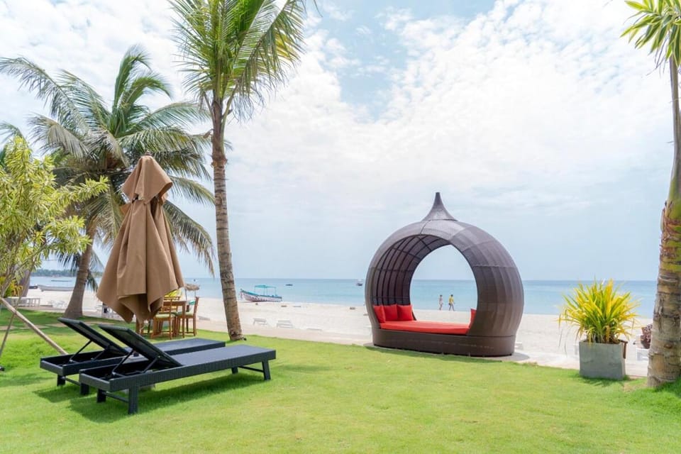 Spring, Natural landscape, Garden, Beach, Evening entertainment, Garden view, Sea view, sunbed