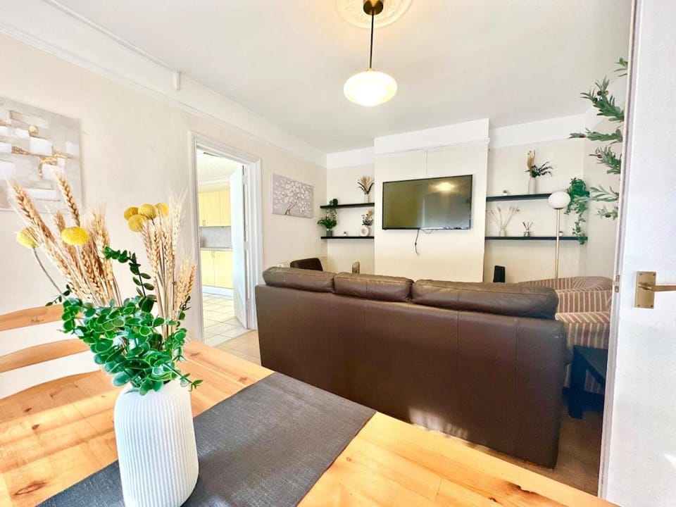 Contractor Stay 3 Bedrooms Long Stays Welcome Apartment in Southampton