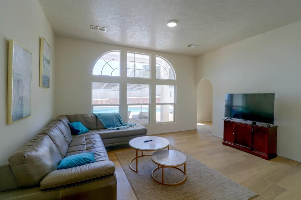 Extended Desert Pool House! Home Outside ABQ House in Rio Rancho