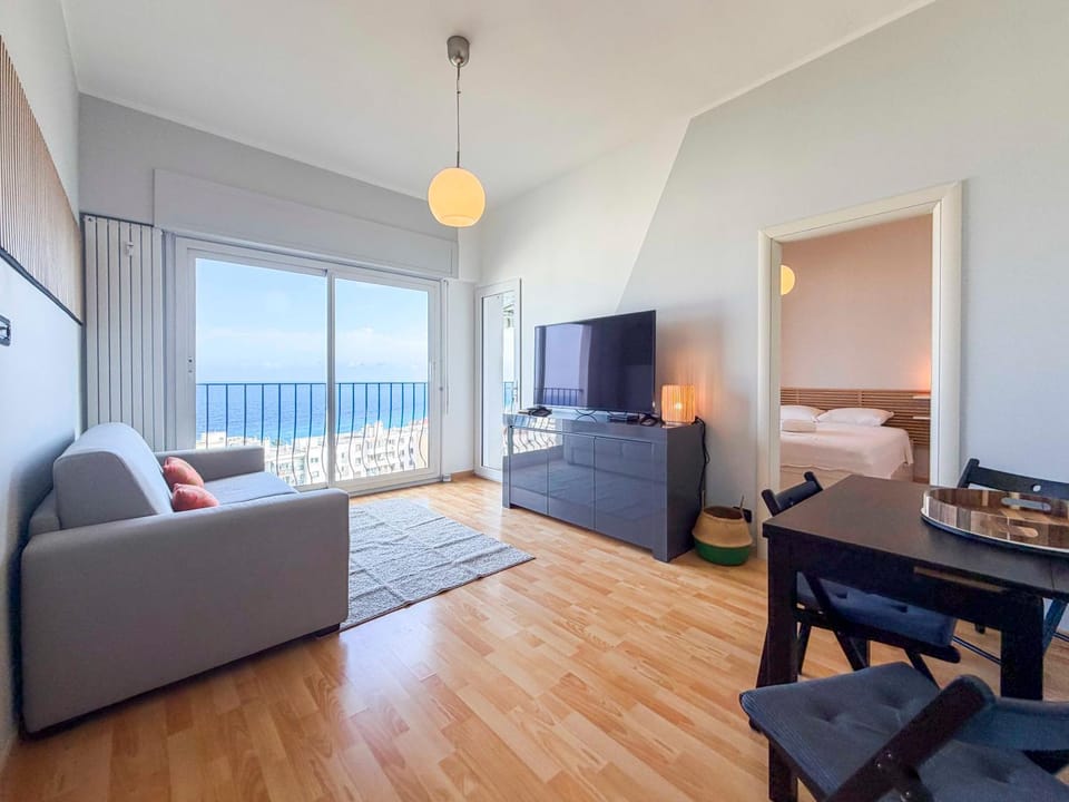 Seating area, Dining area, Bedroom