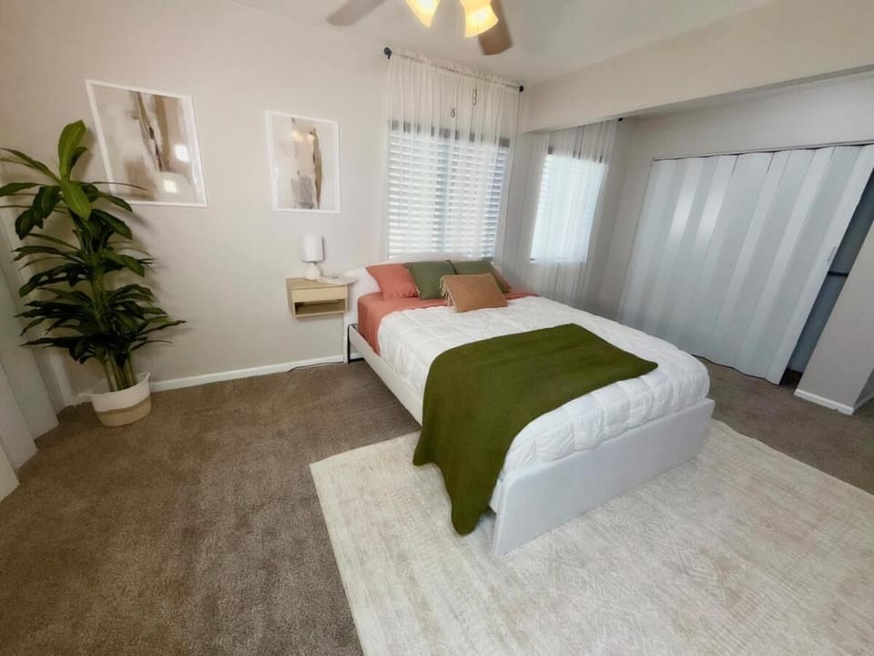 Ocean Beach Hideaway 2 and a half Blocks to Sunset Cliffs House in Sunset Cliffs