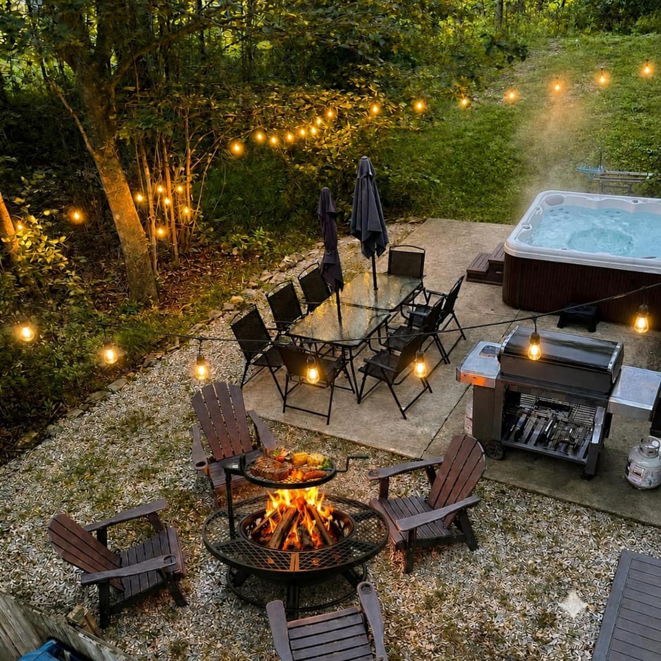 Poconos Chalet, Game Room, Hot Tub & Firepit Chalet in Coolbaugh Township