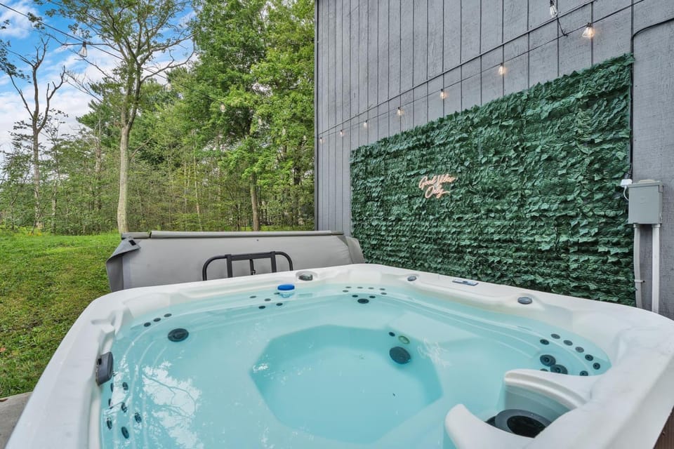 Patio, Night, Natural landscape, Hot Tub, View (from property/room), Decorative detail
