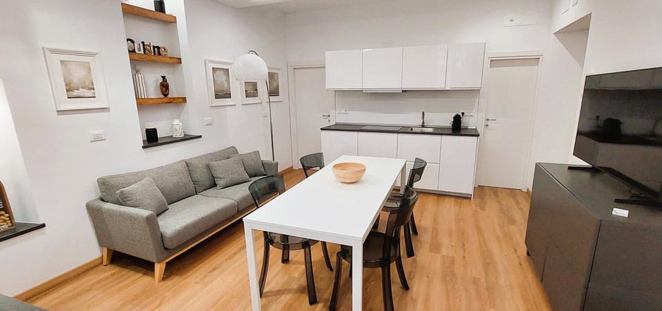 Seating area, Dining area, oven, stove