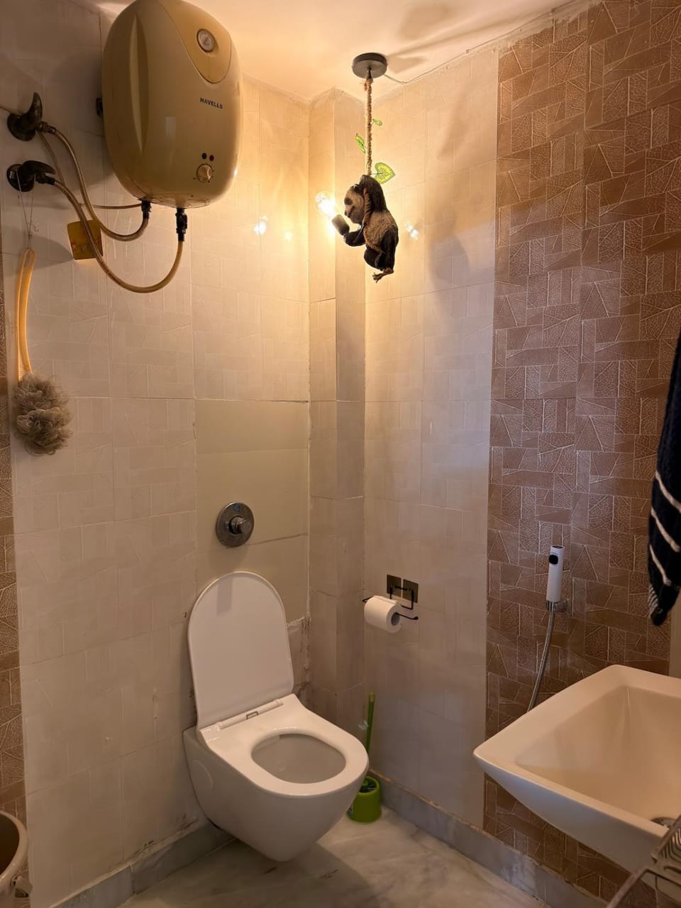 AP Luxe Stays Jacuzzi & Home Theater Apartment in Delhi
