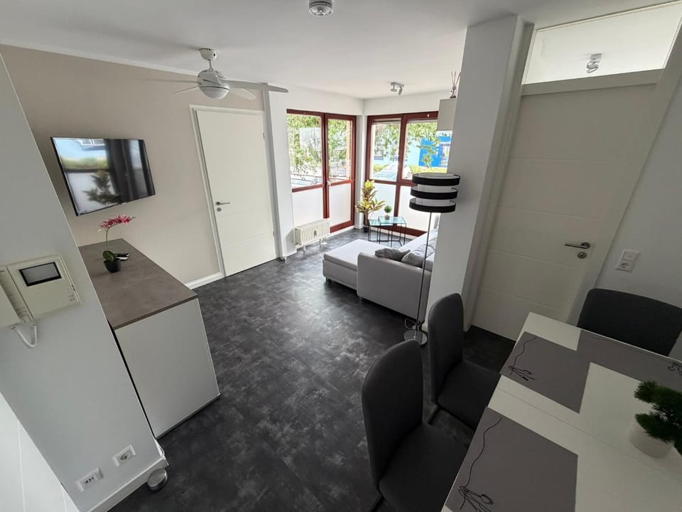TV and multimedia, Balcony/Terrace, Living room, Seating area