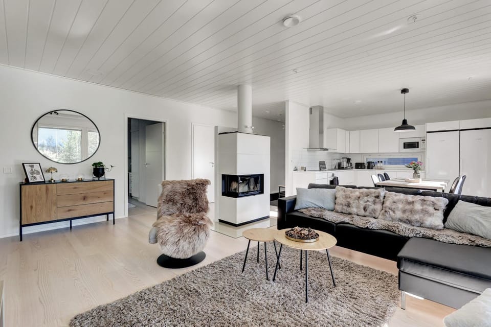 Nordic Style Villa - 100m2 Quality Villa near Santa Claus Village, 3BDR, Wi-Fi, Parking, Sauna Villa in Rovaniemi