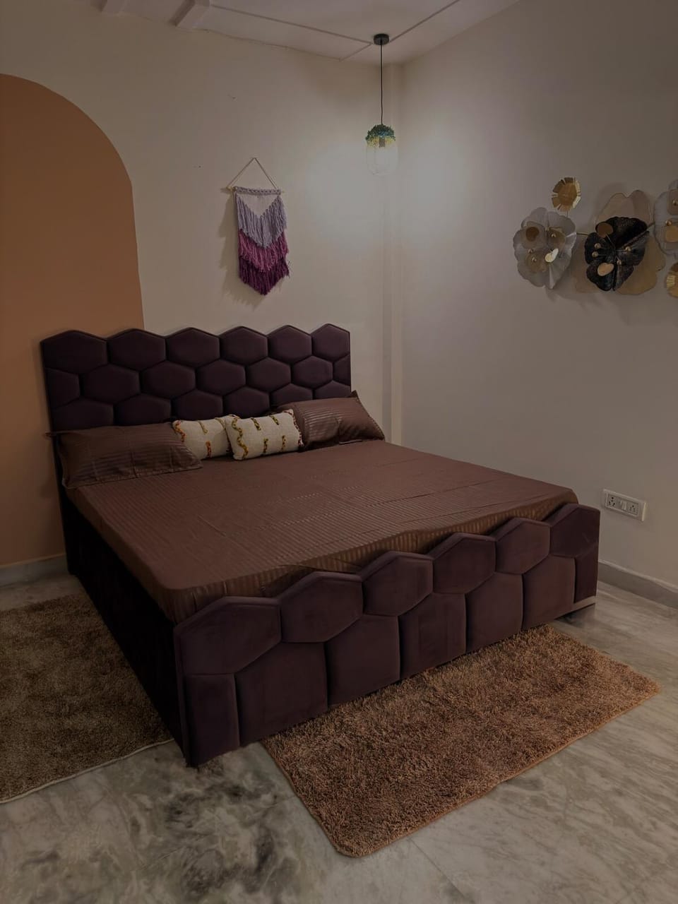 AP luxe stays 2bhk Home Theaterchillrelax Apartment in Delhi