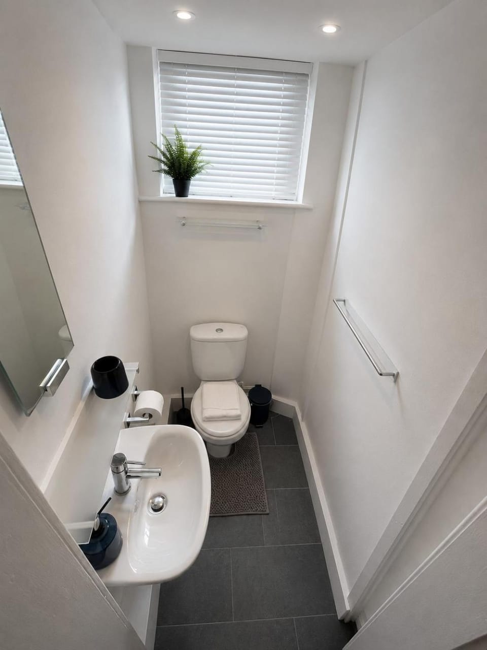 Peaceful City Flat Near Holyrood Apartment in Edinburgh