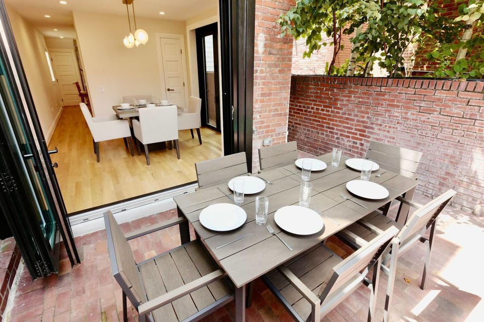 Stunning Georgetown Townhouse Rooftop Oasis House in Arlington