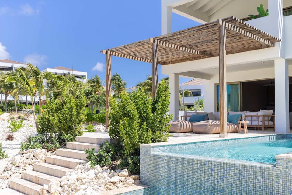 Dolce Vita - Tropical Poolside Paradise Apartment in Sint Michiel