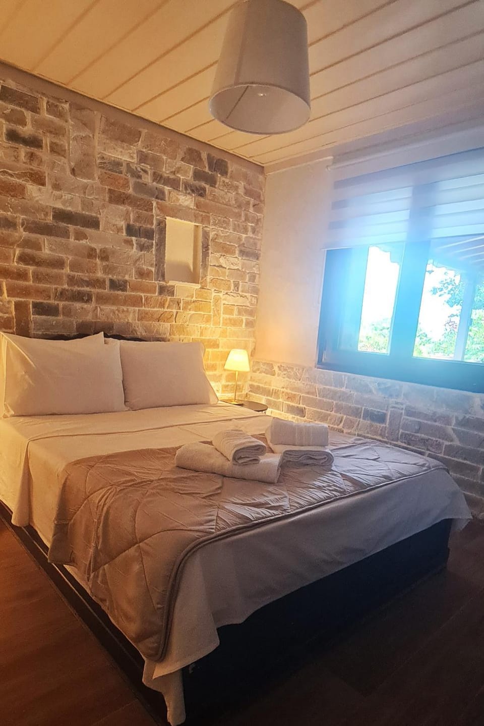 Bedroom, air conditioner