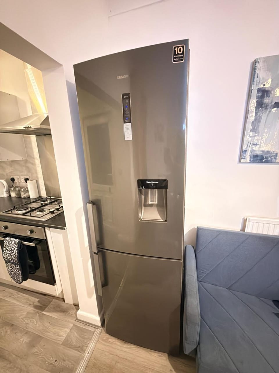 Kitchen or kitchenette, oven, stove
