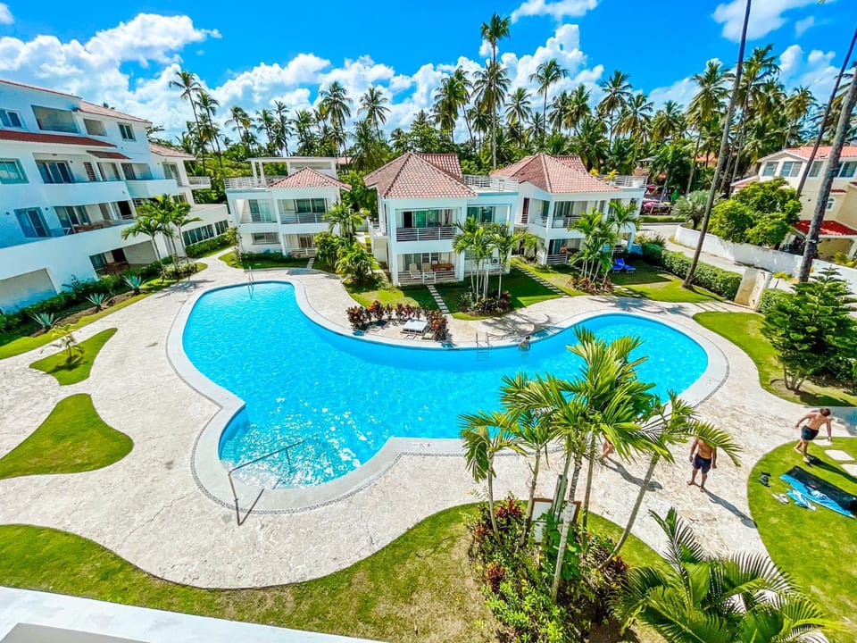 Property building, Pool view, Swimming pool