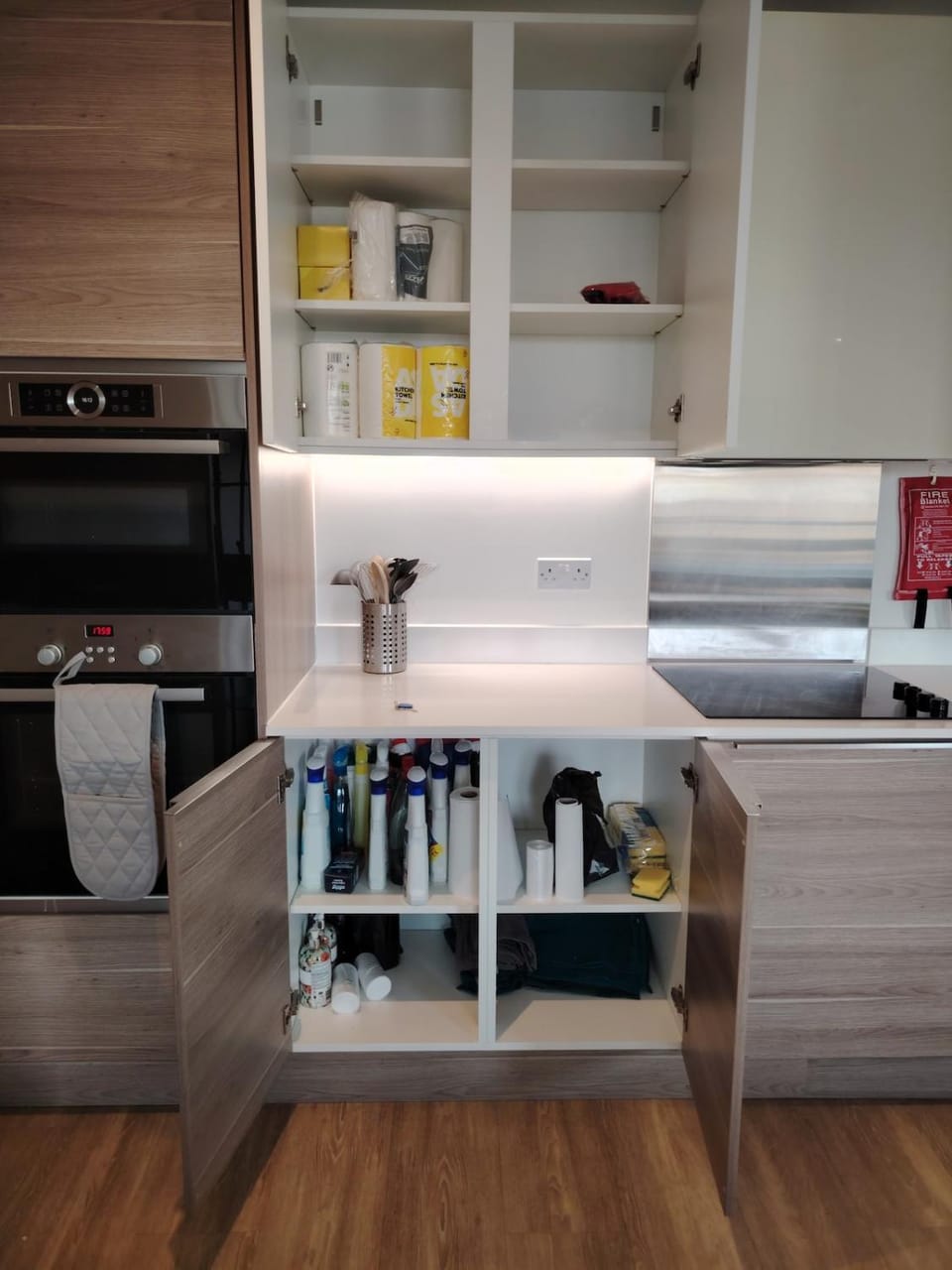 Spacious 3 Bedroom Flat Canada Water Balcony Apartment in London Borough of Southwark