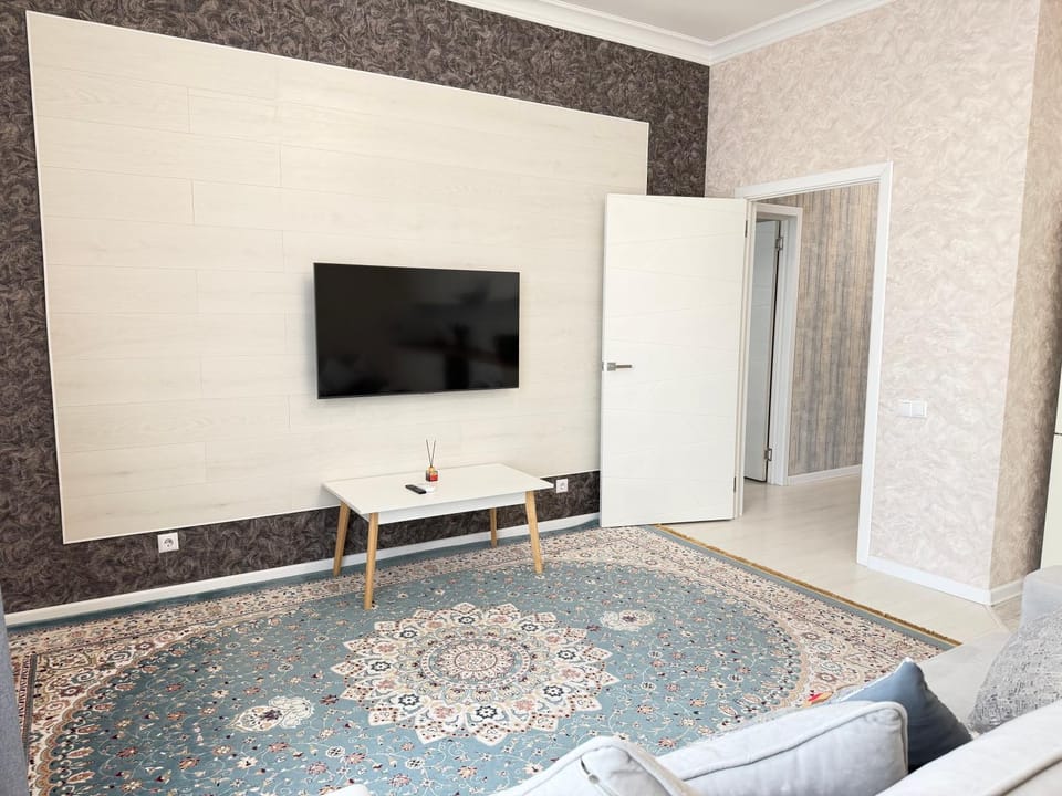 Communal lounge/ TV room, TV and multimedia, Living room, Seating area, Evening entertainment