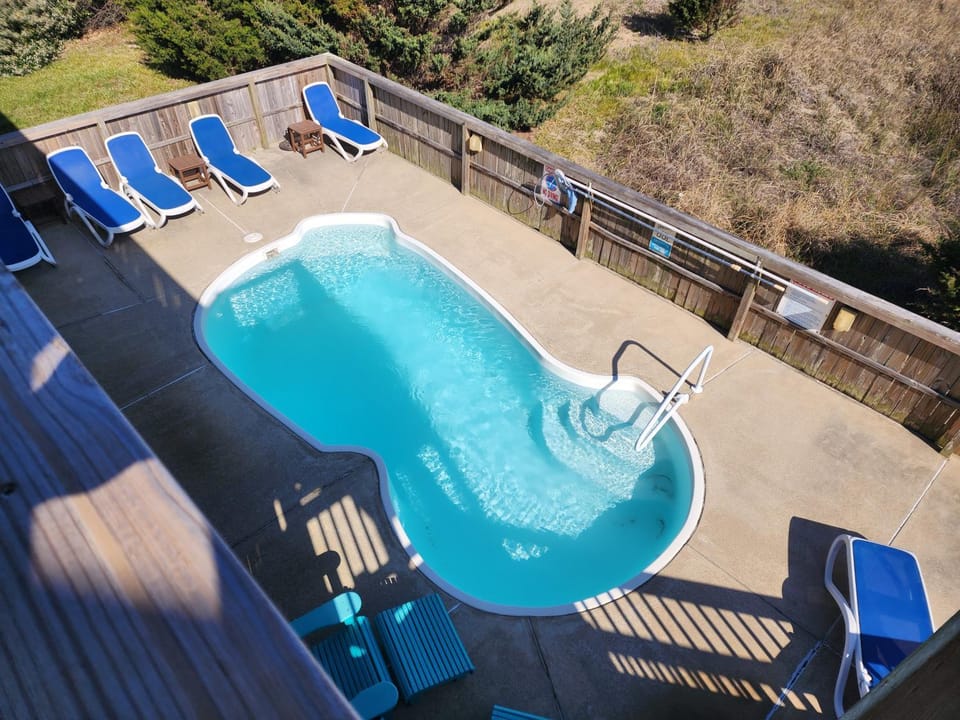 Swimming pool, Swimming pool