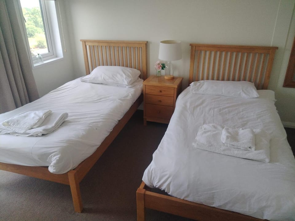 Lodge 13 Upton Lakes & Lodges Old Hill Cullompton Devon EX151RA House in East Devon District